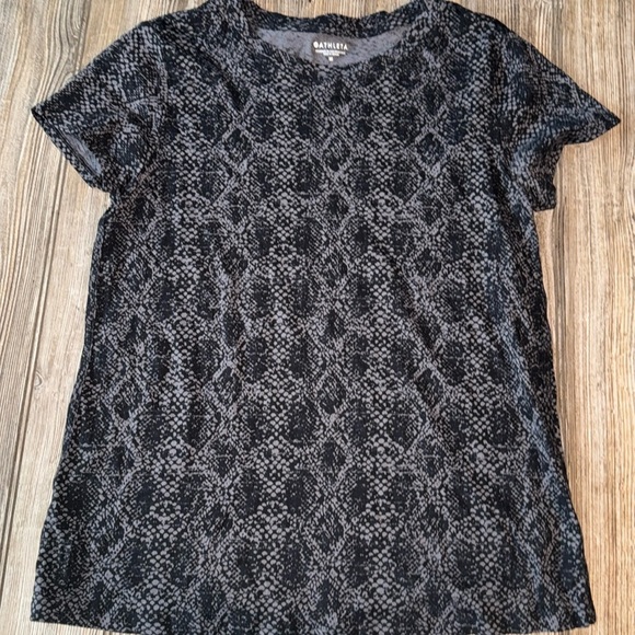 Athleta Organic Daily Snake Print Tee medium - Picture 1 of 3